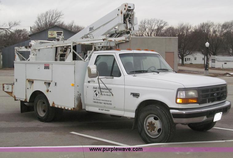 image for item B5319 1997 Ford F350 XL 35' boom truck