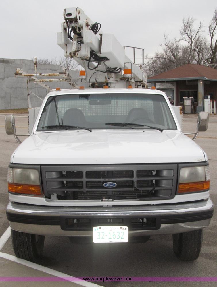 image for item B5319 1997 Ford F350 XL 35' boom truck