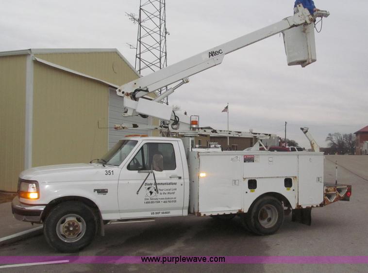 image for item B5319 1997 Ford F350 XL 35' boom truck