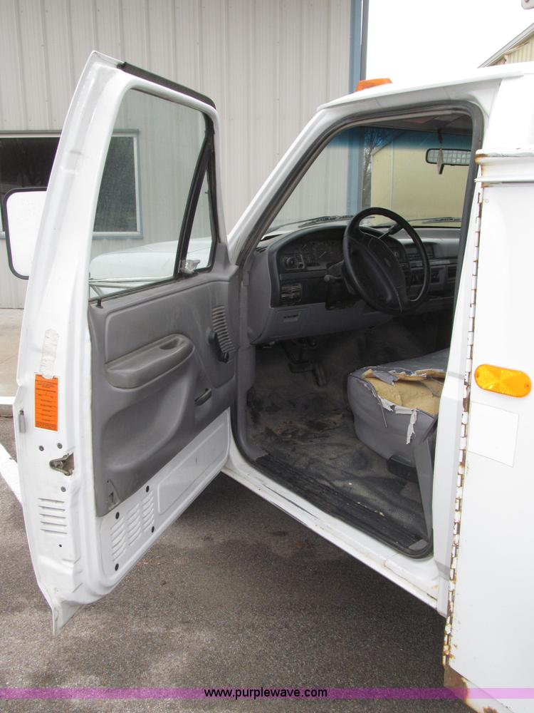 image for item B5319 1997 Ford F350 XL 35' boom truck