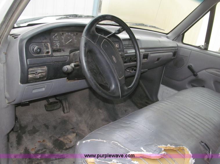 image for item B5319 1997 Ford F350 XL 35' boom truck