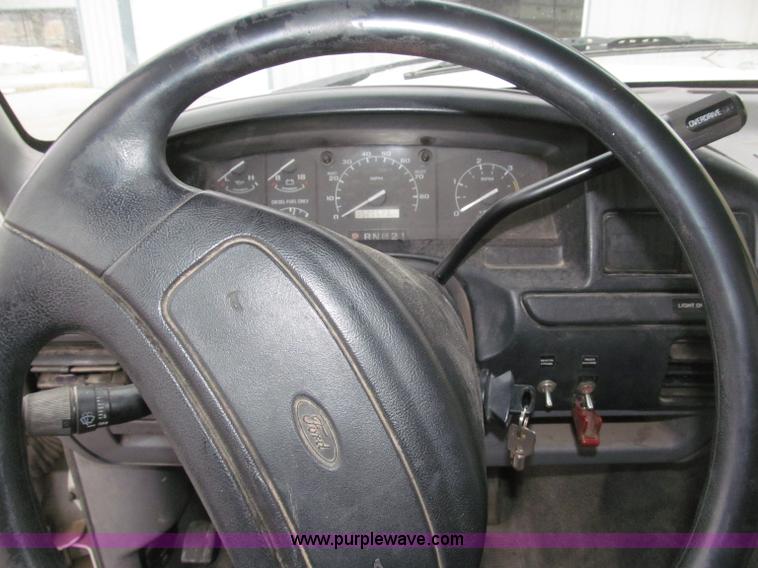 image for item B5319 1997 Ford F350 XL 35' boom truck