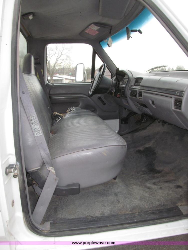 image for item B5319 1997 Ford F350 XL 35' boom truck