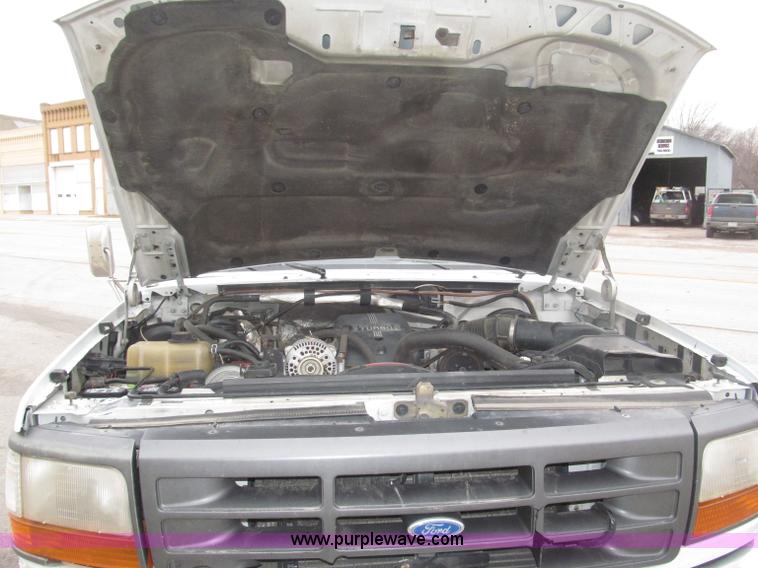 image for item B5319 1997 Ford F350 XL 35' boom truck