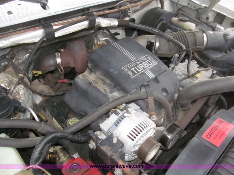 image for item B5319 1997 Ford F350 XL 35' boom truck