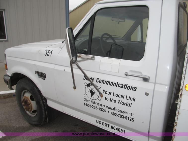 image for item B5319 1997 Ford F350 XL 35' boom truck