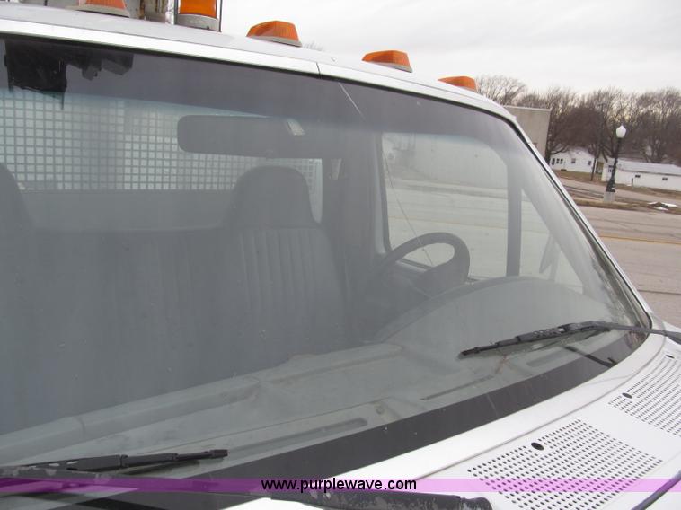 image for item B5319 1997 Ford F350 XL 35' boom truck