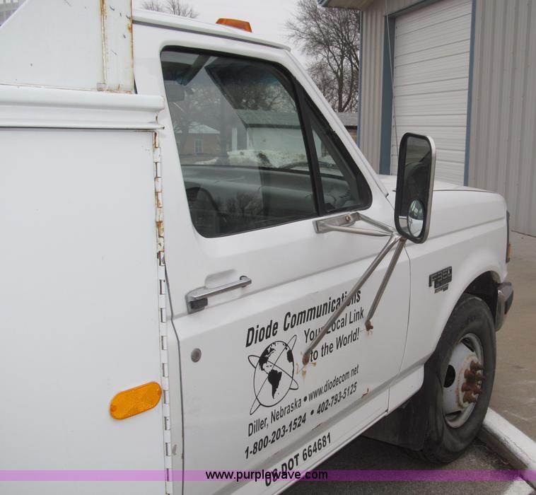 image for item B5319 1997 Ford F350 XL 35' boom truck