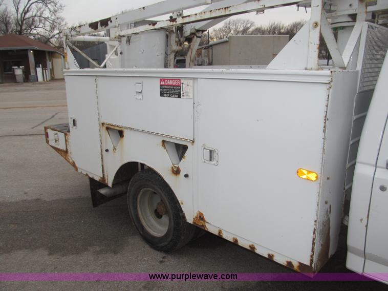 image for item B5319 1997 Ford F350 XL 35' boom truck