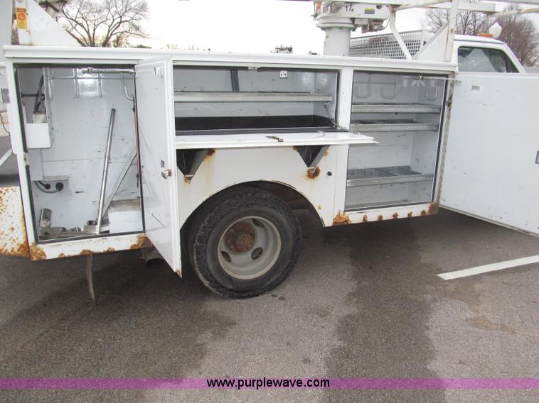 image for item B5319 1997 Ford F350 XL 35' boom truck