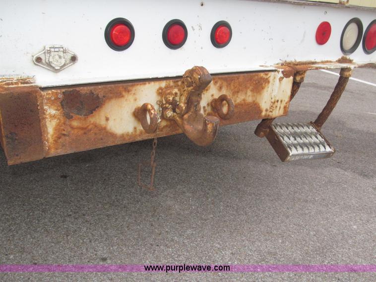 image for item B5319 1997 Ford F350 XL 35' boom truck
