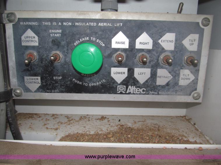 image for item B5319 1997 Ford F350 XL 35' boom truck