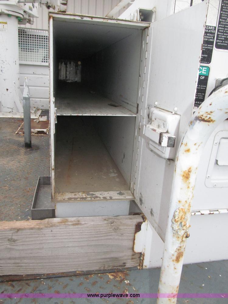 image for item B5319 1997 Ford F350 XL 35' boom truck