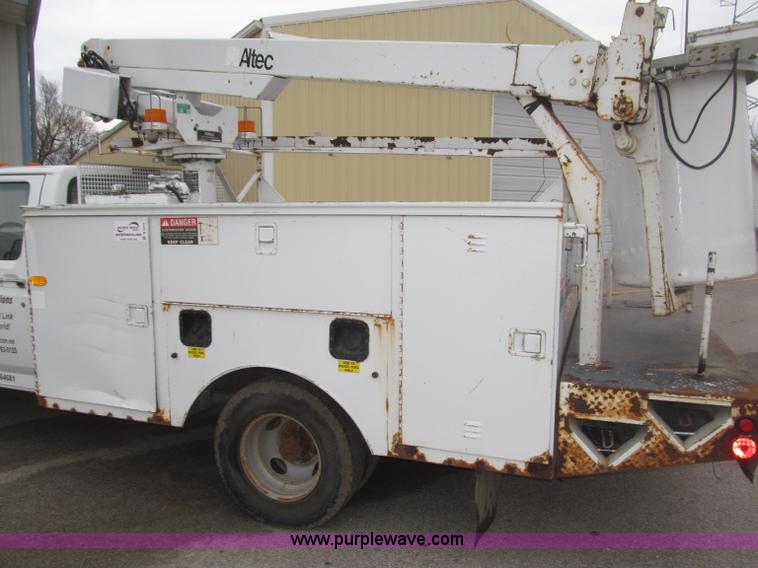 image for item B5319 1997 Ford F350 XL 35' boom truck