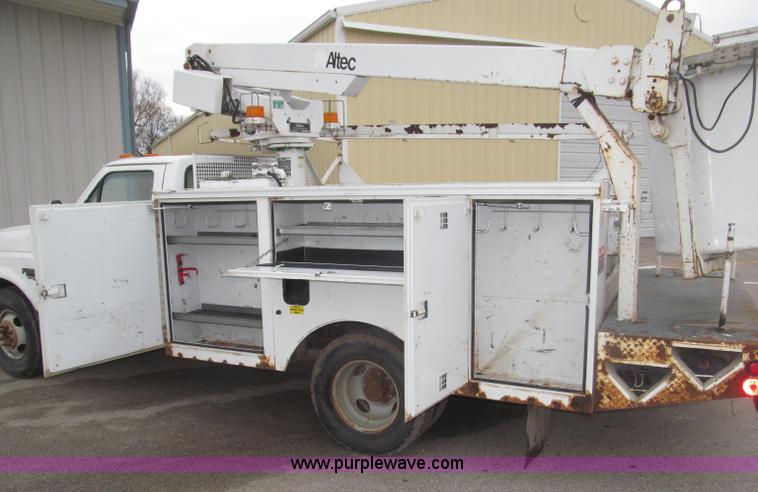 image for item B5319 1997 Ford F350 XL 35' boom truck