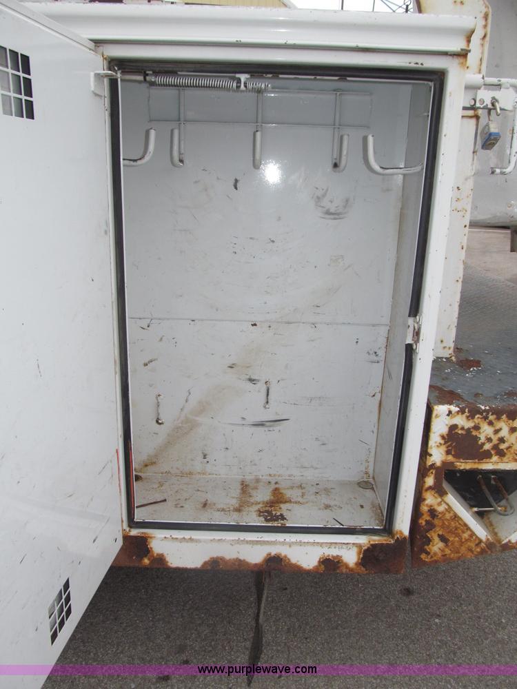 image for item B5319 1997 Ford F350 XL 35' boom truck