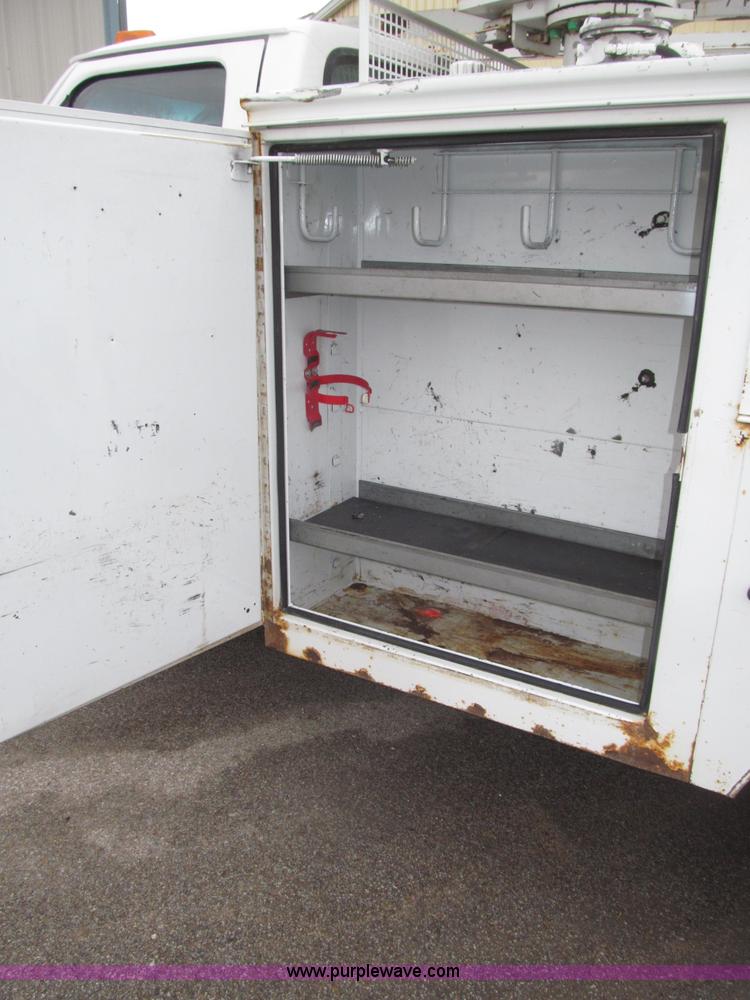 image for item B5319 1997 Ford F350 XL 35' boom truck