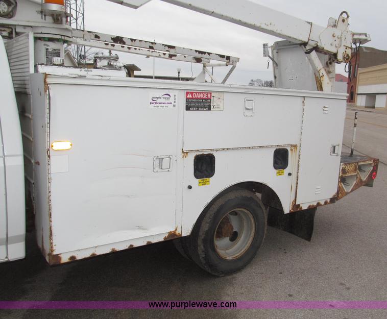 image for item B5319 1997 Ford F350 XL 35' boom truck