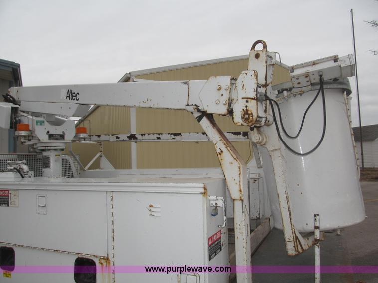 image for item B5319 1997 Ford F350 XL 35' boom truck