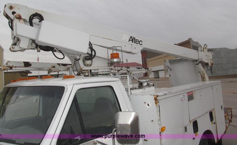 image for item B5319 1997 Ford F350 XL 35' boom truck