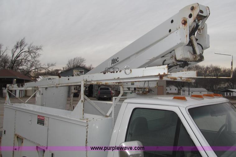 image for item B5319 1997 Ford F350 XL 35' boom truck