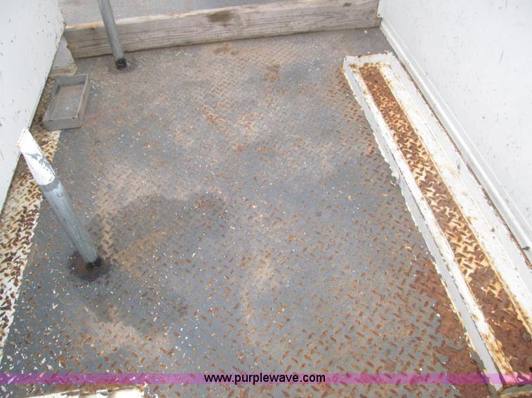 image for item B5319 1997 Ford F350 XL 35' boom truck