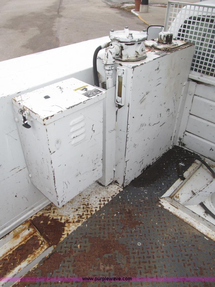 image for item B5319 1997 Ford F350 XL 35' boom truck