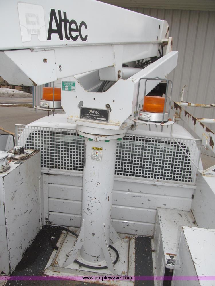 image for item B5319 1997 Ford F350 XL 35' boom truck