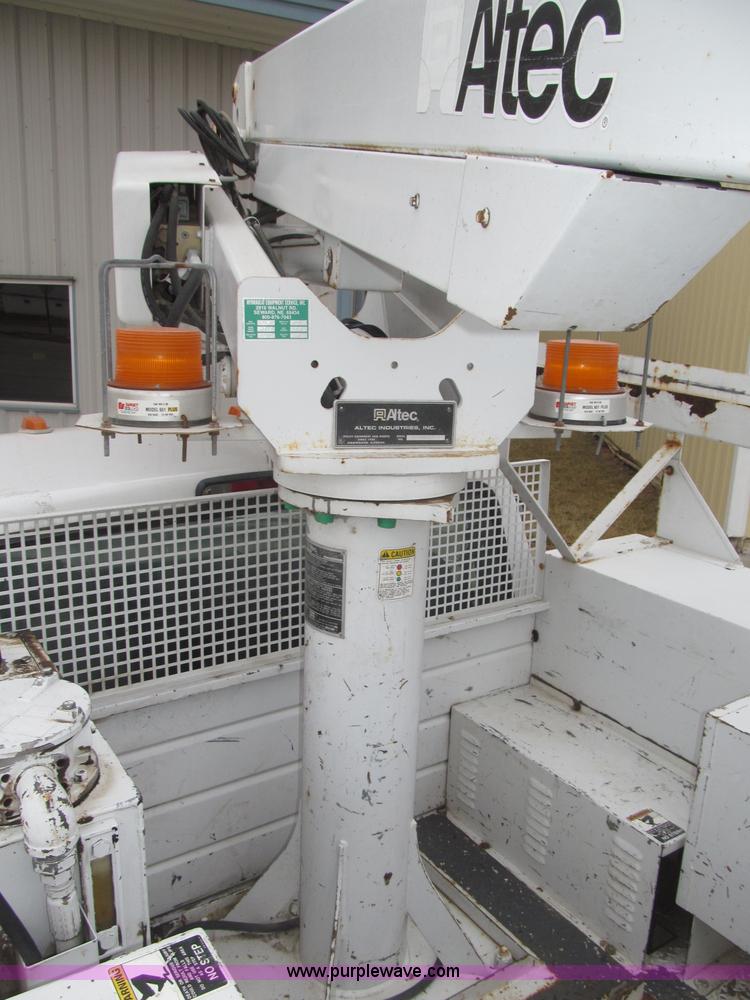 image for item B5319 1997 Ford F350 XL 35' boom truck