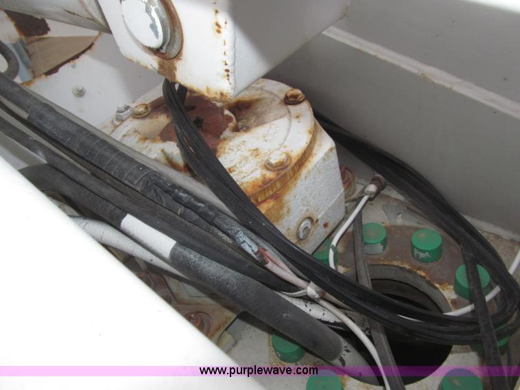 image for item B5319 1997 Ford F350 XL 35' boom truck