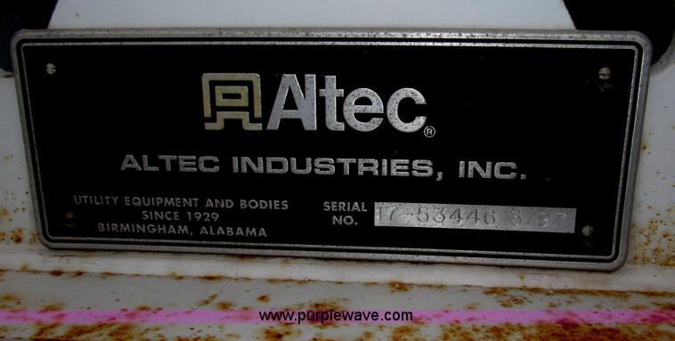 image for item B5319 1997 Ford F350 XL 35' boom truck