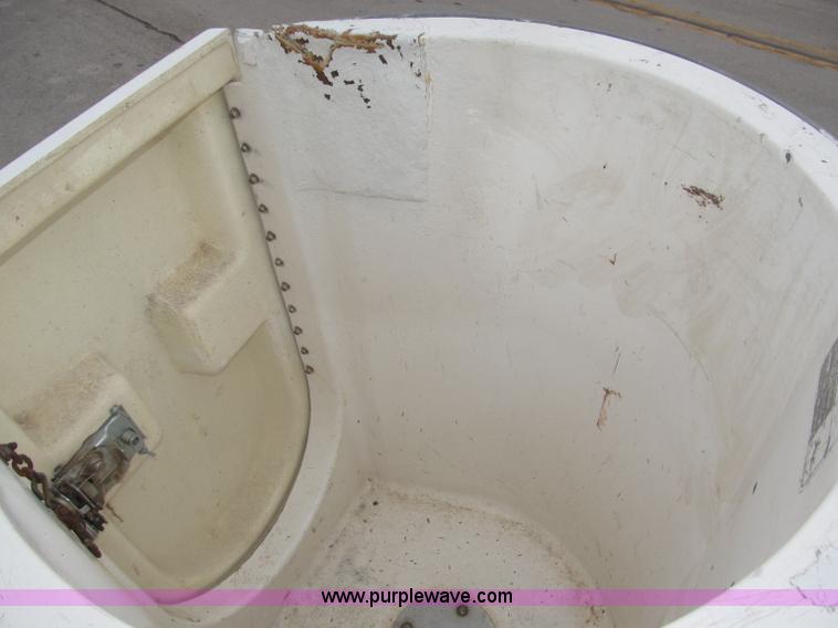 image for item B5319 1997 Ford F350 XL 35' boom truck