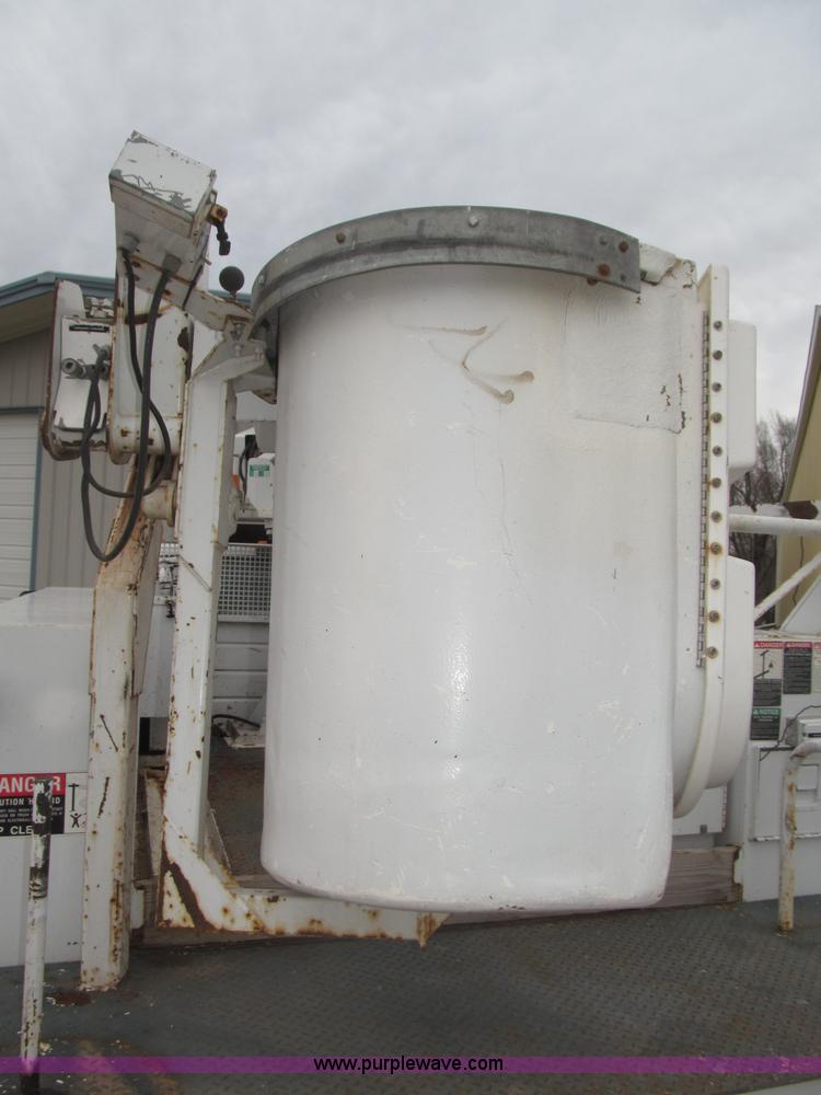 image for item B5319 1997 Ford F350 XL 35' boom truck