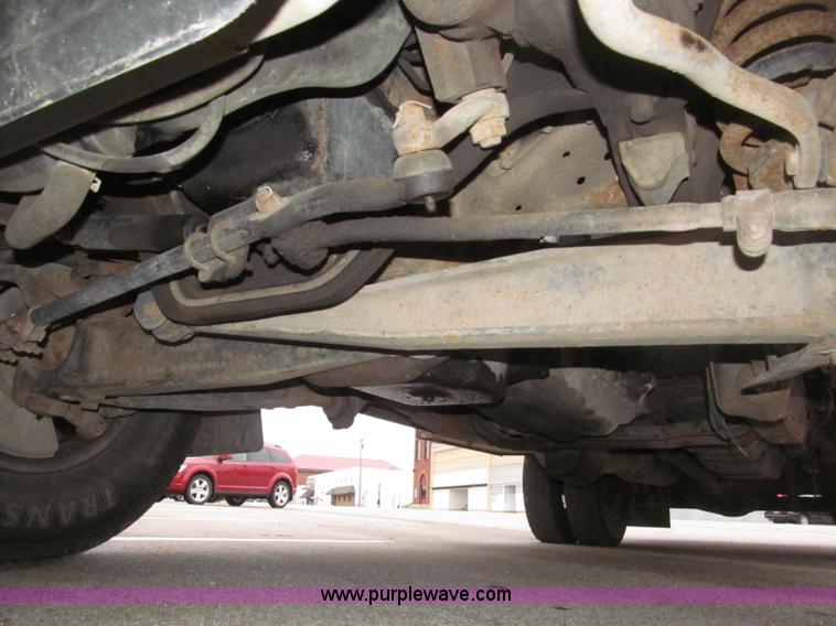 image for item B5319 1997 Ford F350 XL 35' boom truck