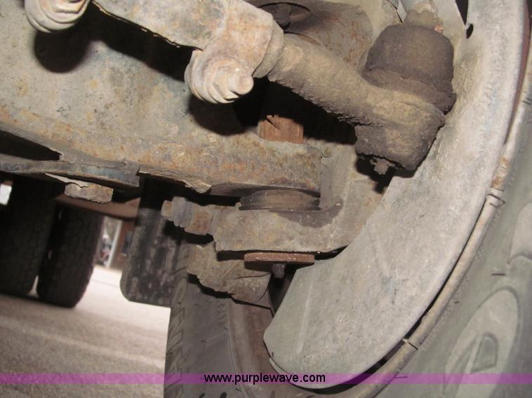 image for item B5319 1997 Ford F350 XL 35' boom truck