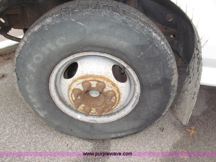 image for item B5319 1997 Ford F350 XL 35' boom truck