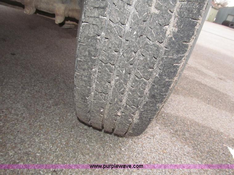 image for item B5319 1997 Ford F350 XL 35' boom truck