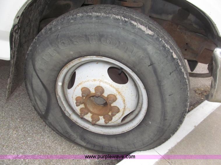 image for item B5319 1997 Ford F350 XL 35' boom truck