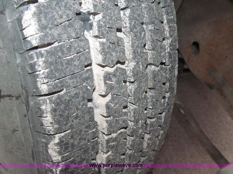 image for item B5319 1997 Ford F350 XL 35' boom truck