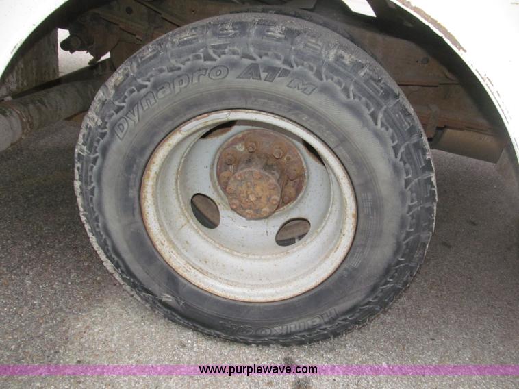 image for item B5319 1997 Ford F350 XL 35' boom truck