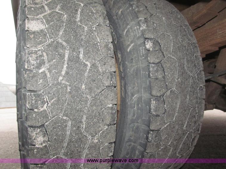 image for item B5319 1997 Ford F350 XL 35' boom truck