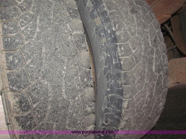 image for item B5319 1997 Ford F350 XL 35' boom truck