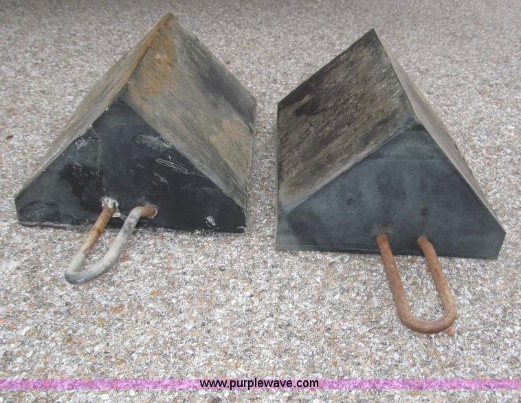 image for item B5319 1997 Ford F350 XL 35' boom truck