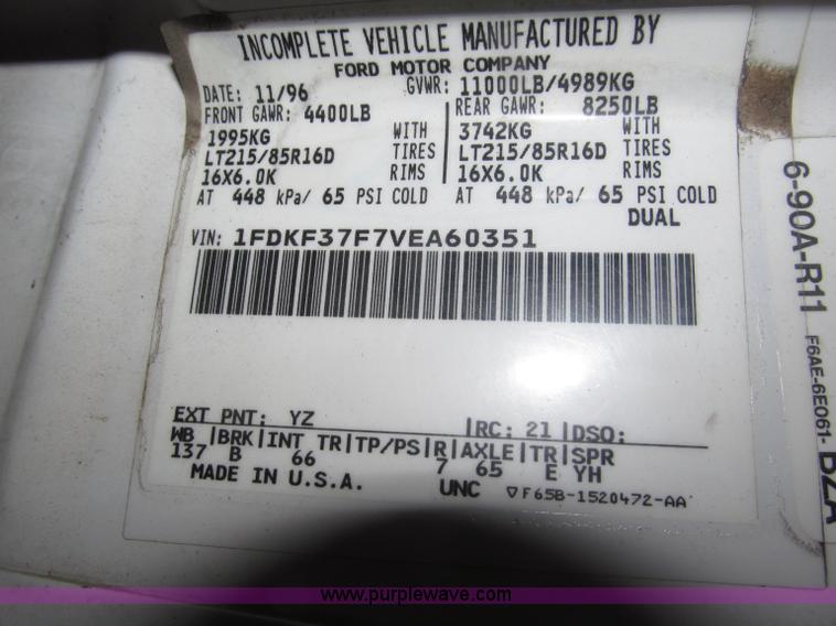 image for item B5319 1997 Ford F350 XL 35' boom truck