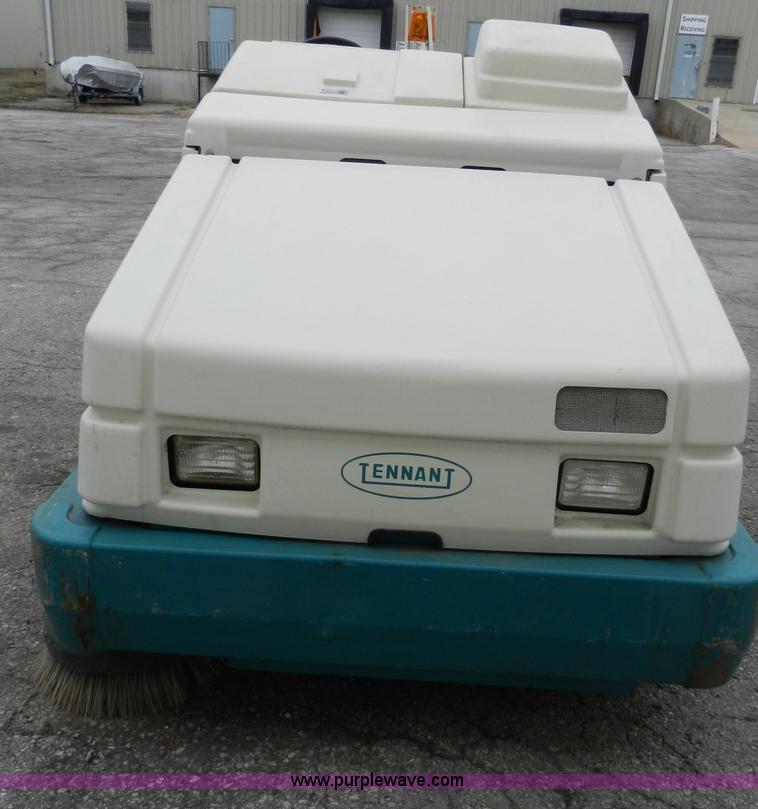image for item D4593 Tennant 8400 industrial floor sweeper/scrubber