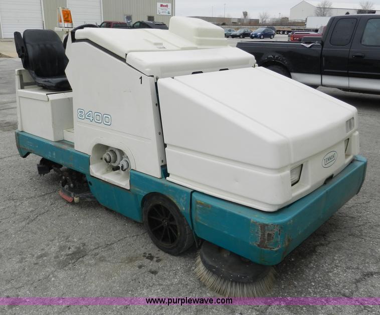 image for item D4593 Tennant 8400 industrial floor sweeper/scrubber