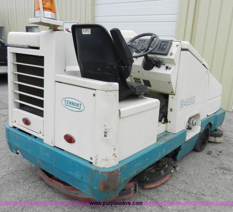 image for item D4593 Tennant 8400 industrial floor sweeper/scrubber