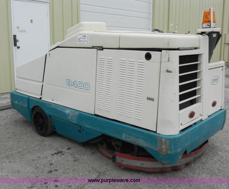 image for item D4593 Tennant 8400 industrial floor sweeper/scrubber