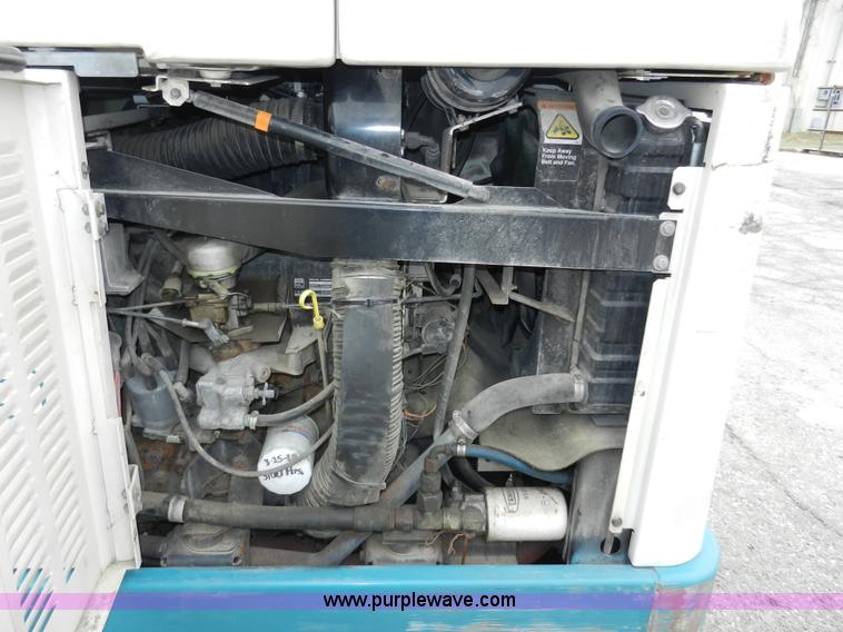 image for item D4593 Tennant 8400 industrial floor sweeper/scrubber