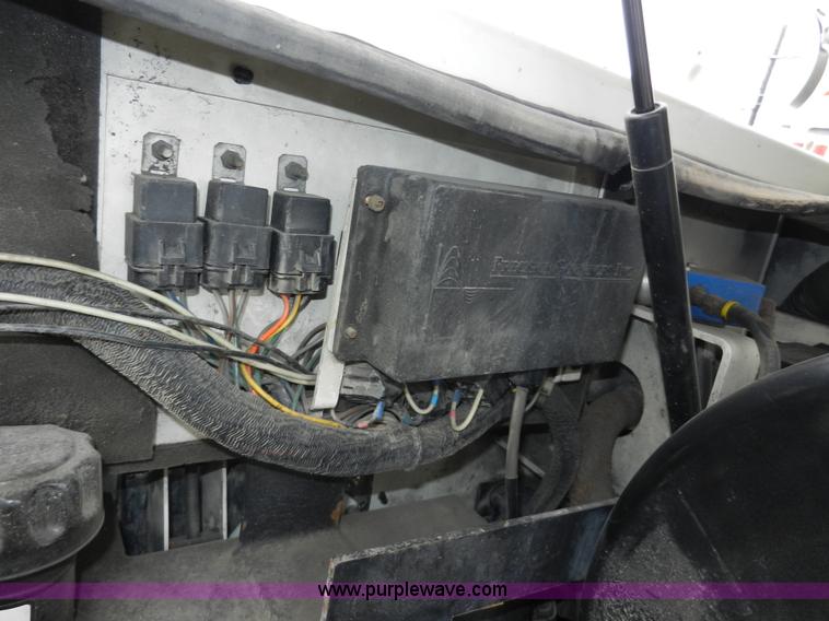 image for item D4593 Tennant 8400 industrial floor sweeper/scrubber